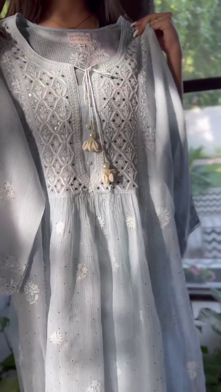 Women's Chikankari Kurti with Elegant Embroidery Work